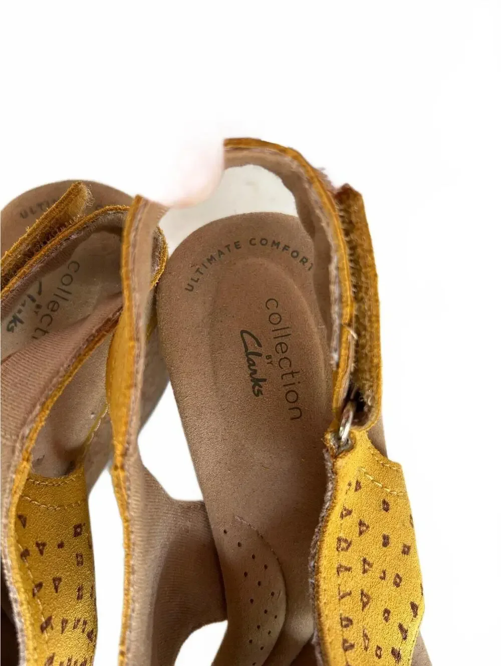 Clarks Giselle Bay Mustard Suede Slingback Wedges Sz 7.5